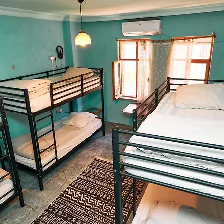 Hostal Vague Antalya