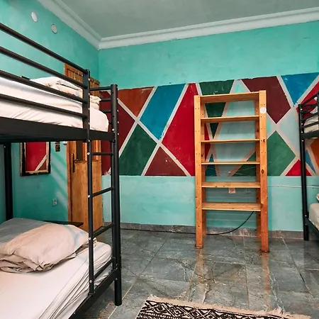 Vague Hostel *